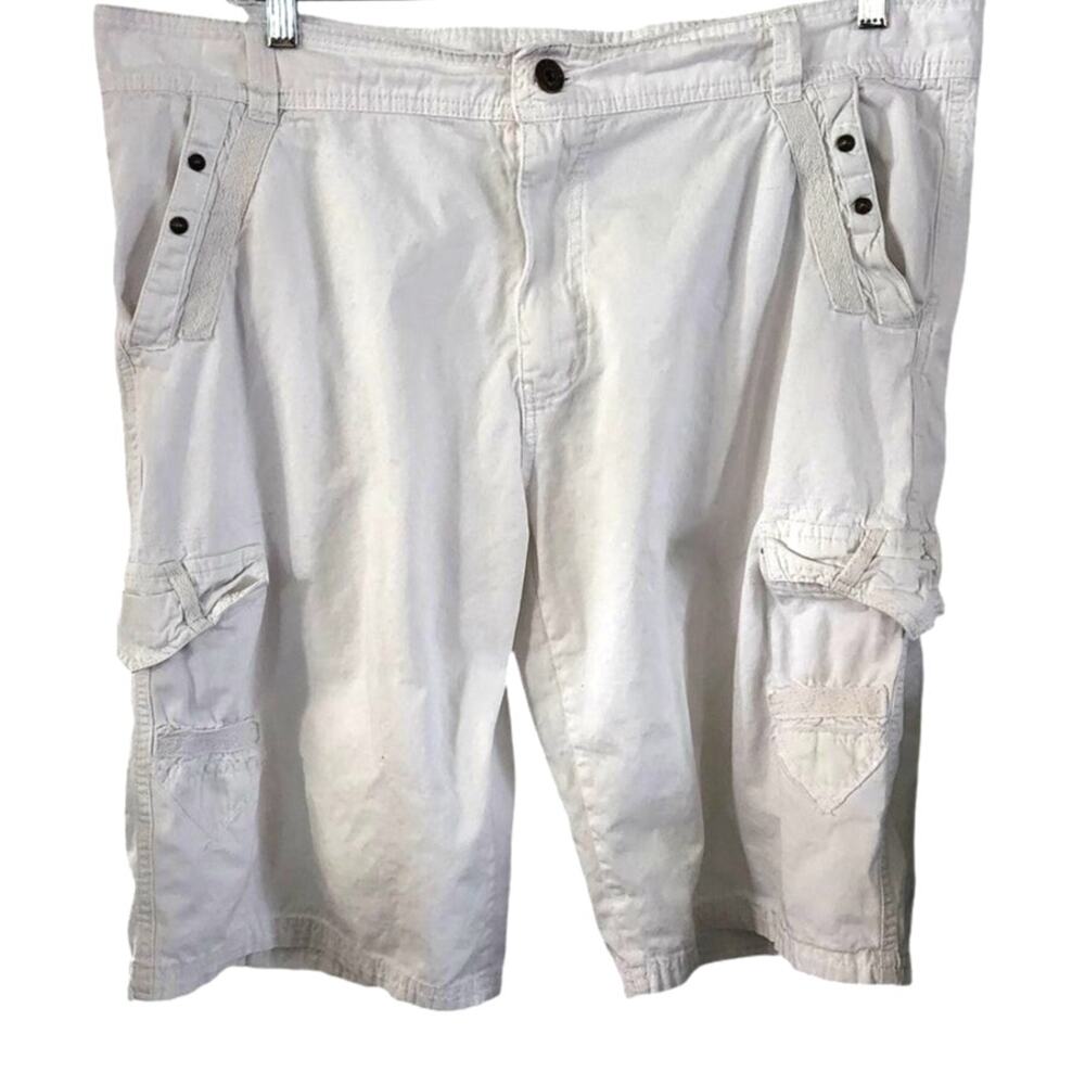 Old Skool White Cargo Bermuda Shorts Size 40